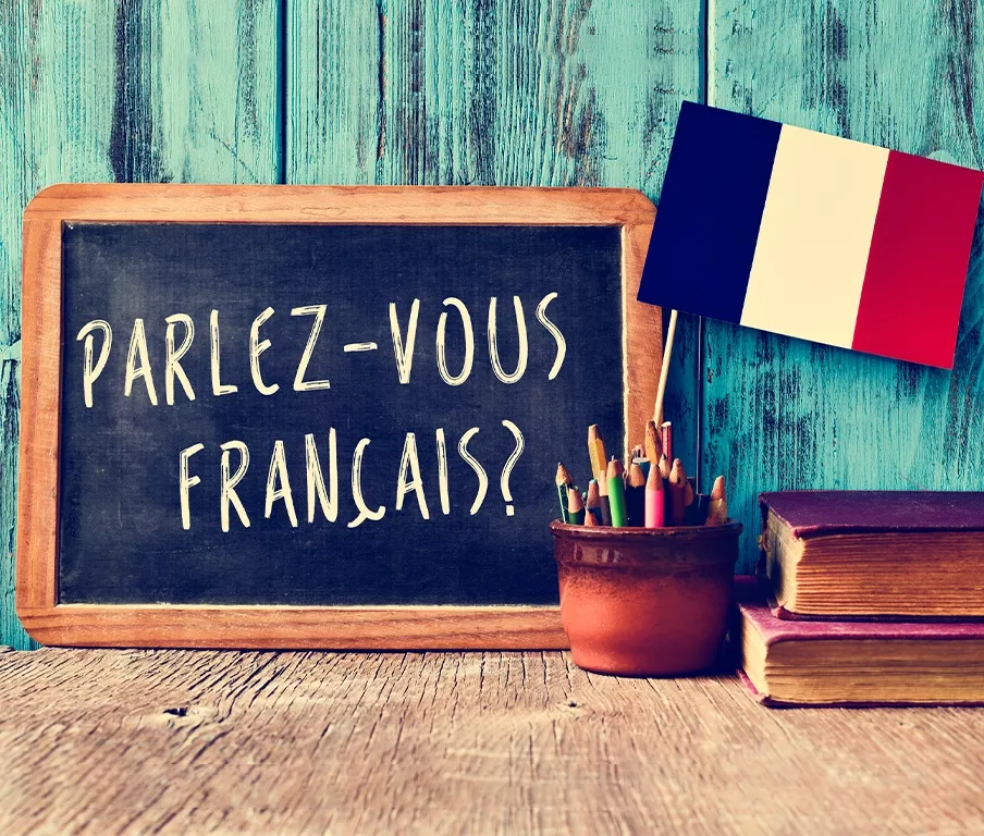tablica z francuskim napisem